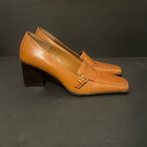 Vintage Enzo Angiolini square toed heels size 7.5